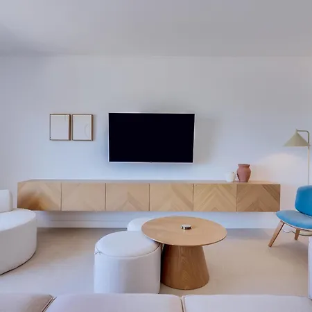 Apartment Art And Sea 2 Bedroom *